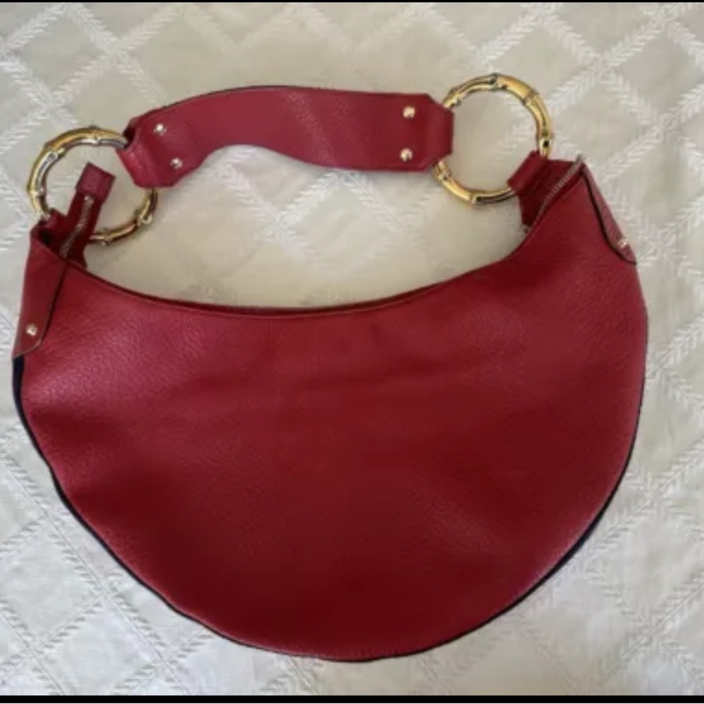 Vintage Gucci Red Pebbled Leather Bamboo Ring Shoulder Bag Classic
